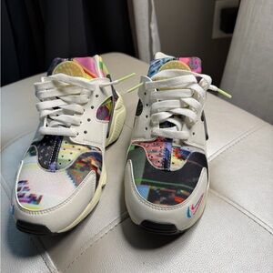 Nike Women's Air Huarache SE